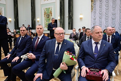 Лукашенко вручил первые Государственные знаки качества в истории суверенной Беларуси