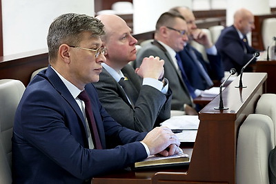 Сергеенко призвал депутатов активно информировать общество о ходе подготовки плановых законопроектов