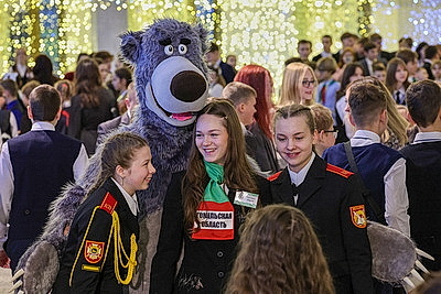 Лукашенко: страна всегда сильна традициями, одна из них в Беларуси - новогодние поздравления детей