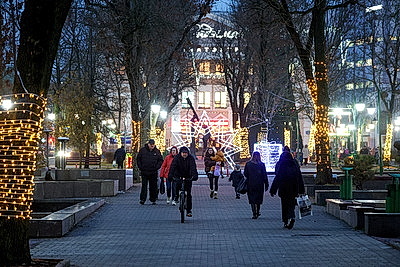 Праздничная атмосфера царит на улицах белорусских городов