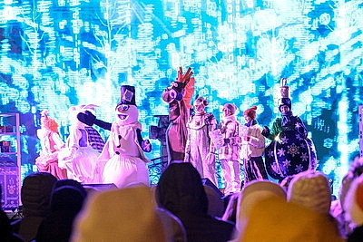 Новогодняя атмосфера и сказочные герои в ярких спектаклях: праздничные локации Минска