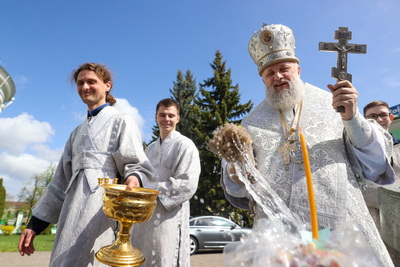 Накануне Пасхи белорусы освящают куличи в храмах и костелах