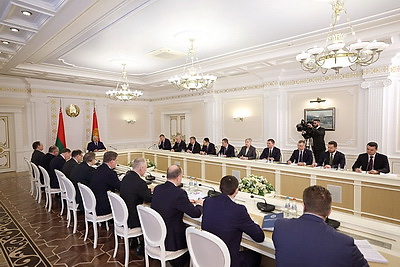Лукашенко собрал совещание по новой системе регулирования цен