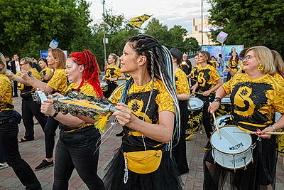 Праздничная атмосфера на улицах фестивального Витебска