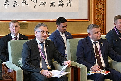 Лукашенко предлагает Китаю строить в Беларуси тепличные комплексы для выращивания овощей и цветов