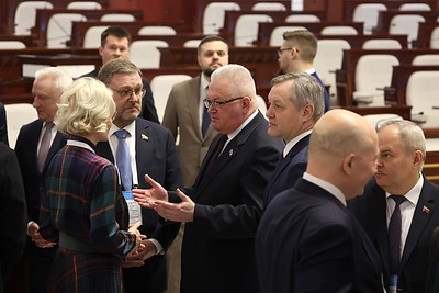 Сергеенко: абсолютное большинство населения Беларуси понимает, что судьбу страны решает ее народ