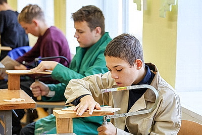 Социализация и адаптация особенных детей. Областная олимпиада по трудовому обучению проходит в Белыничах