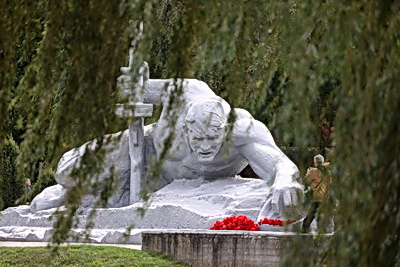 \"Мурашки бежали по телу\". Участники медиатура \"Дорогами Победы\" посетили Брестскую крепость