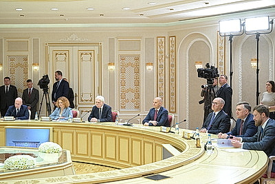 Лукашенко встретился с губернатором Калининградской области России