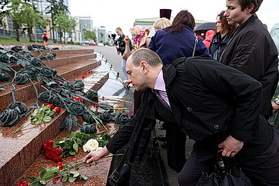 \"Это наша общая боль\". В Минске проходят памятные мероприятия к 26-й годовщине трагедии на Немиге