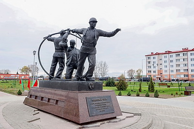Обновленный сквер Энергетиков открыли в Хойниках