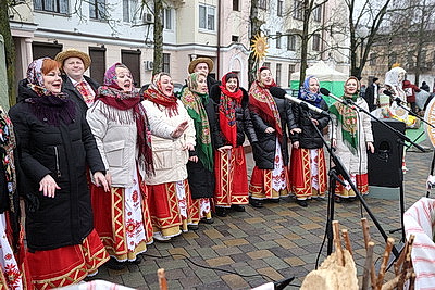 С настроением и душевно. В Гродно ярко и тепло отпраздновали Масленицу