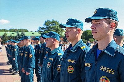 Молодые сотрудники МЧС приняли присягу в Брестской крепости