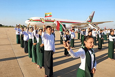 Высадка дерева удачи и храмовый комплекс Будды. Визит Лукашенко в Мьянму завершился культурной программой