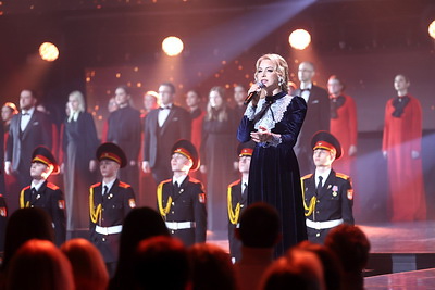 \"Марафон единства\": грандиозный гала-концерт белорусских артистов \"Время выбрало нас\" проходит в Лиде