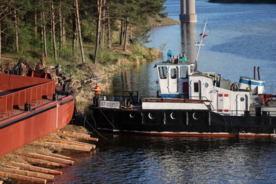 Модернизированную баржу для речного пароходства спустили на воду Немана в Гродно