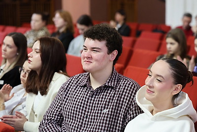 Более 200 абитуриентов. Профориентационный форум \"Маршрут успеха\" прошел в Минске