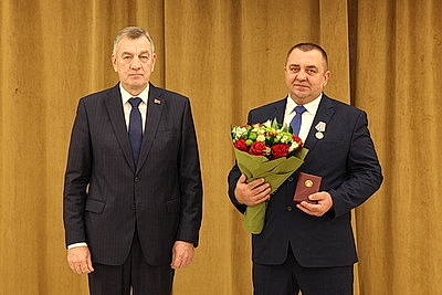 \"Коллективы АПК способны решать любые задачи даже в непростых условиях\". Назаров о заслугах сельхозпроизводителей