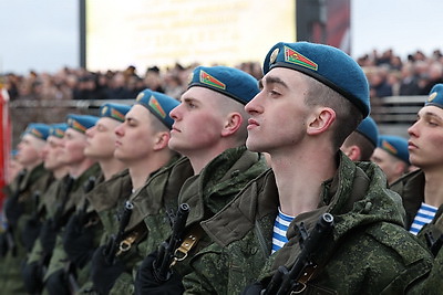 Белорусские военнослужащие принесли клятву на верность народу и Президенту