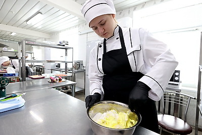 Конкурс профмастерства по компетенции \"Кондитерское искусство\" проходит в Витебске