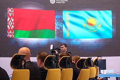 Турчин прибыл с официальным визитом в Казахстан