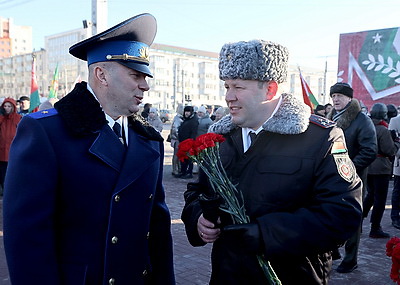 В Витебске состоялась церемония возложения цветов и венков ко Дню защитников Отечества