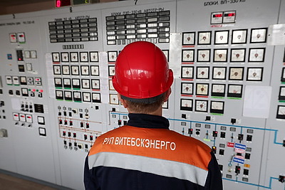 Сергеенко ознакомился с производством Лукомльской ГРЭС