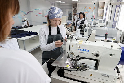Обновленный центр компетенций открыли в колледже бытового обслуживания в Гомеле