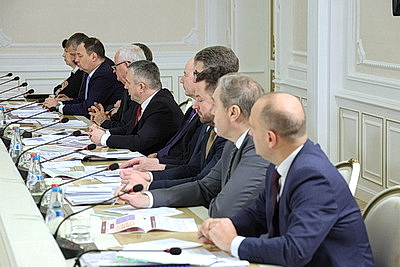 Лукашенко представили два варианта программы пятилетки