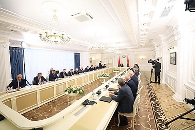 Лукашенко провел встречу с представителями частных предприятий