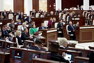 Сергеенко призвал депутатов активно информировать общество о ходе подготовки плановых законопроектов