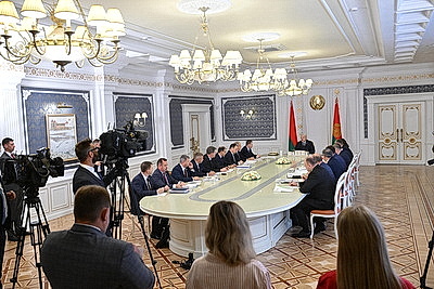 Лукашенко провел совещание с руководством Совмина