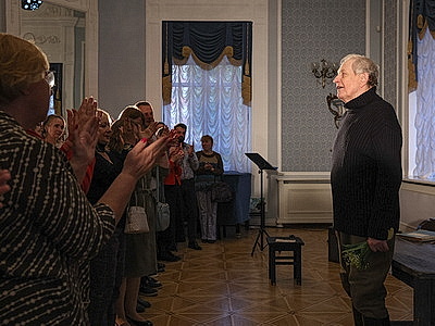 Моноспектакль \"Блокадный дневник Александринки\" представили в Купаловском театре