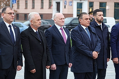 Заместитель главнокомандующего Ливийской национальной армией возложил венок к монументу Победы в Минске