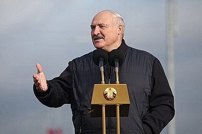 Лукашенко в Мозыре открыл обновленный мост через Припять