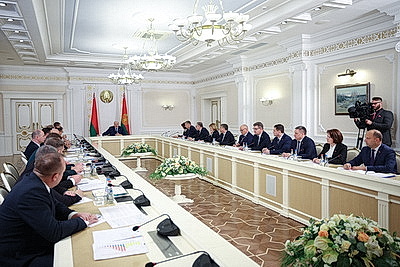 Лукашенко провел совещание с руководством Совета Министров