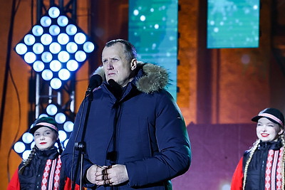 Главную елку региона зажгли в Могилеве