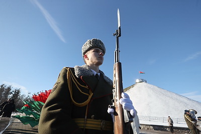 Помня о подвиге. В Гродно почтили память участников ВОВ в преддверии 23 февраля