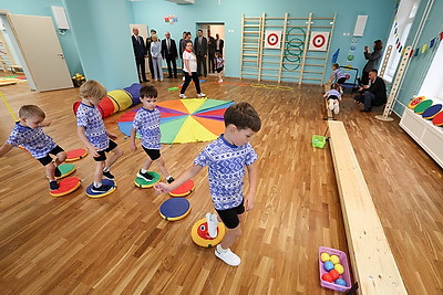 Патриотический клуб, физкультура, музыка, рисование. В Первомайском районе Минска открыли новый детсад