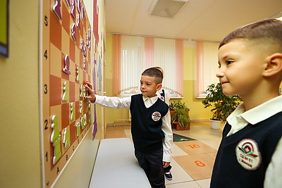 В школах Беларуси подходит к завершению первая учебная четверть