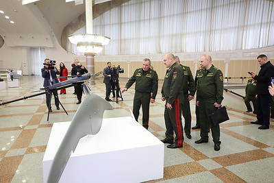Лукашенко посетил выставку новейших российских беспилотников
