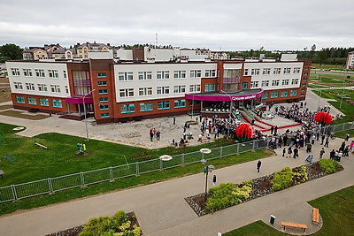 Новая школа на 510 мест открылась в Островце