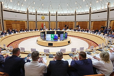 Белорусская партия \"Белая Русь\" создает молодежное движение \"Искра\"