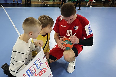 \"Чеховские медведи\" победили гандболистов \"Машеки\" в SEHA-лиге