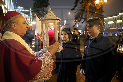 Свет единения и покоя. Вифлеемский огонь прибыл в Минск