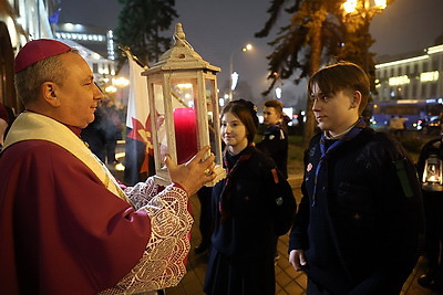 Свет единения и покоя. Вифлеемский огонь прибыл в Минск