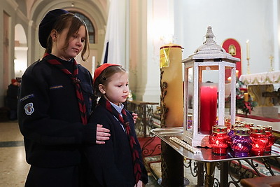 Свет единения и покоя. Вифлеемский огонь прибыл в Минск