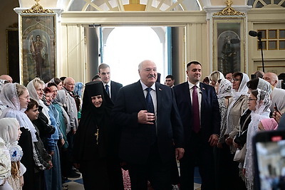 Лукашенко на Пасху посетил Свято-Покровский храм в Толочине
