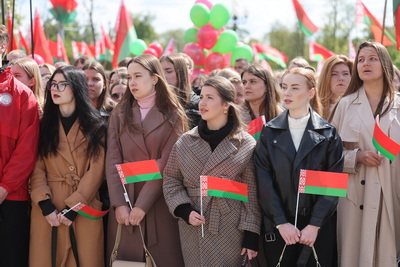 \"Отражение героической истории, идеалов и ценностей\". В Гродно чествовали государственные символы