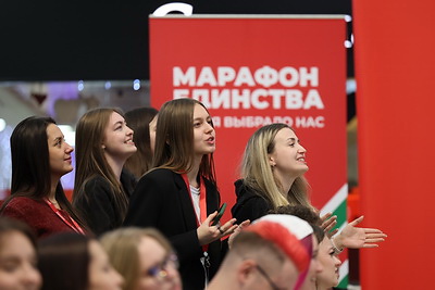 В Минске на \"Марафоне единства\" состоялся караоке-батл \"Код ДНК\"